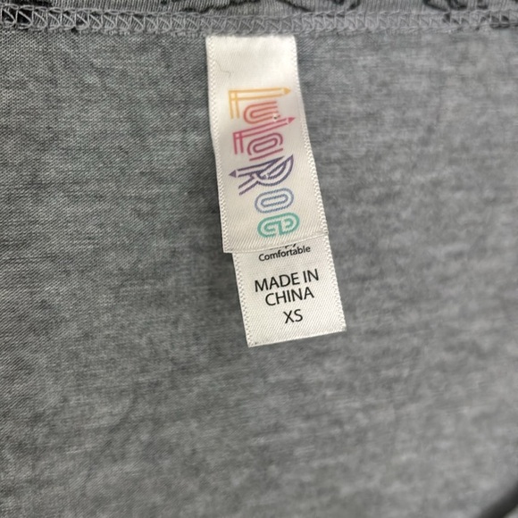 LuLaRoe Gray Bear Tunic Top Women’s XS - Picture 3 of 7